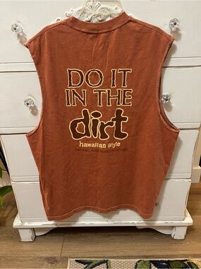 Real Dirt Hawaiian Style Sleeveless Tank Top with "Do It In The Dirt" Graphic